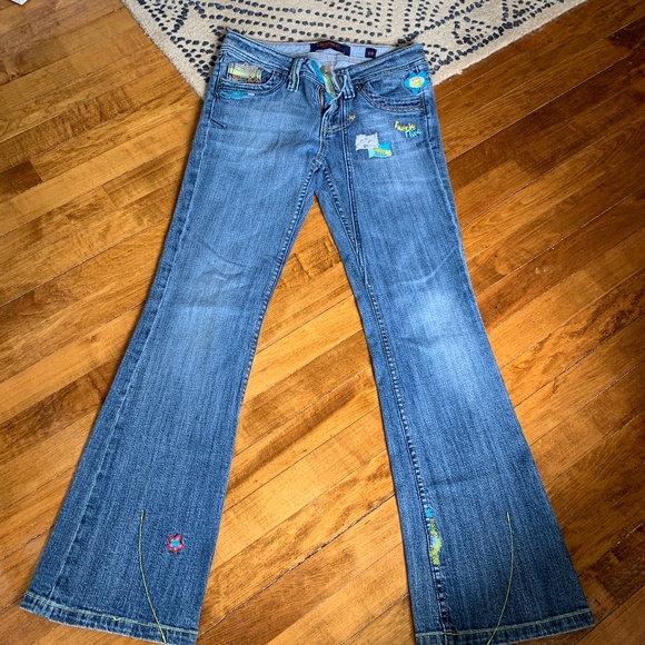 Vigors embroidered and studded jeans. Pre owned in great‎ shape. Retsil 84 - Picture 1 of 9